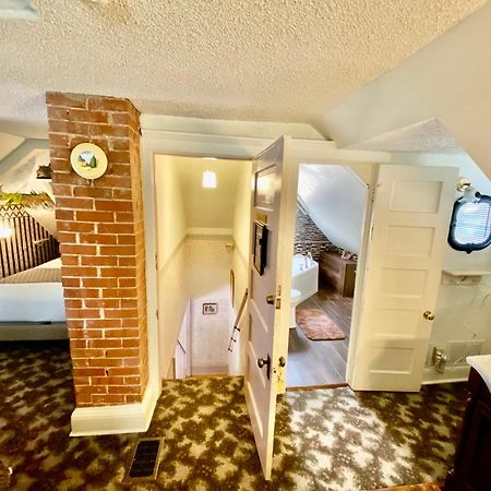 Holden House 1902 Bed & Breakfast Inn コロラドスプリングス エクステリア 写真